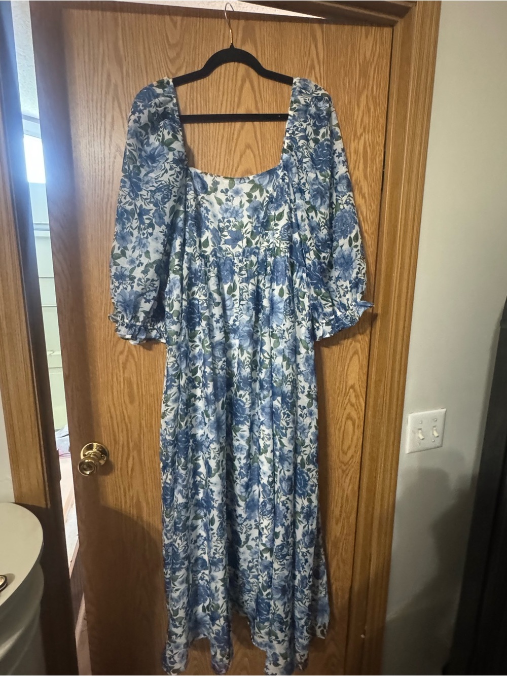 Aruba Size 1X Blue Floral Square-Neck Midi Dress